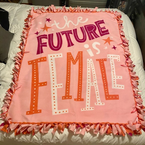 NWT Fleece 48” Throw Blanket - Picture 1 of 2